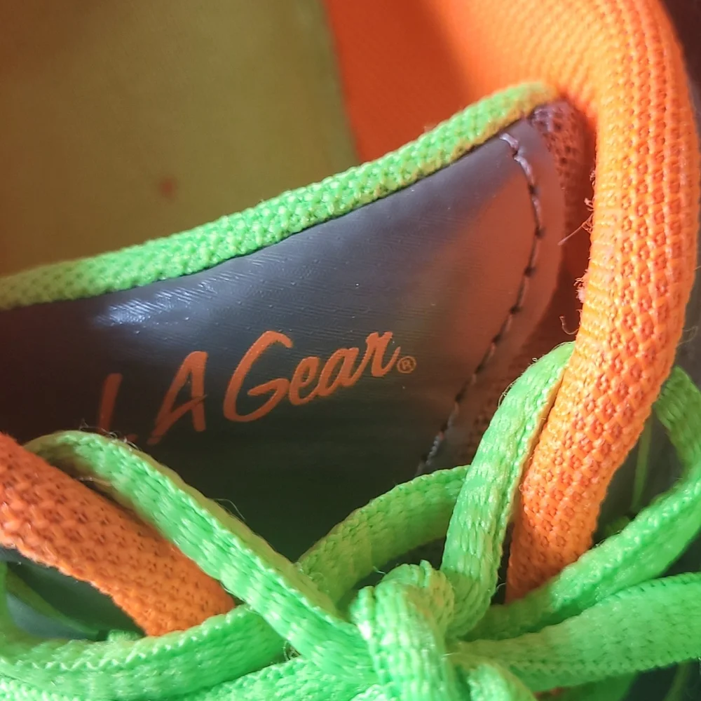 L.A. Gear Girls Athletic Sneakers with Neon Colored Accents - Size 4.5